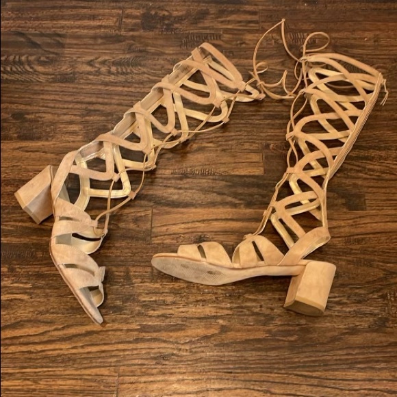 Stuart Weitzman | Grecian Gladiator Sandals | Size 7 | Stunning! - Picture 3 of 15